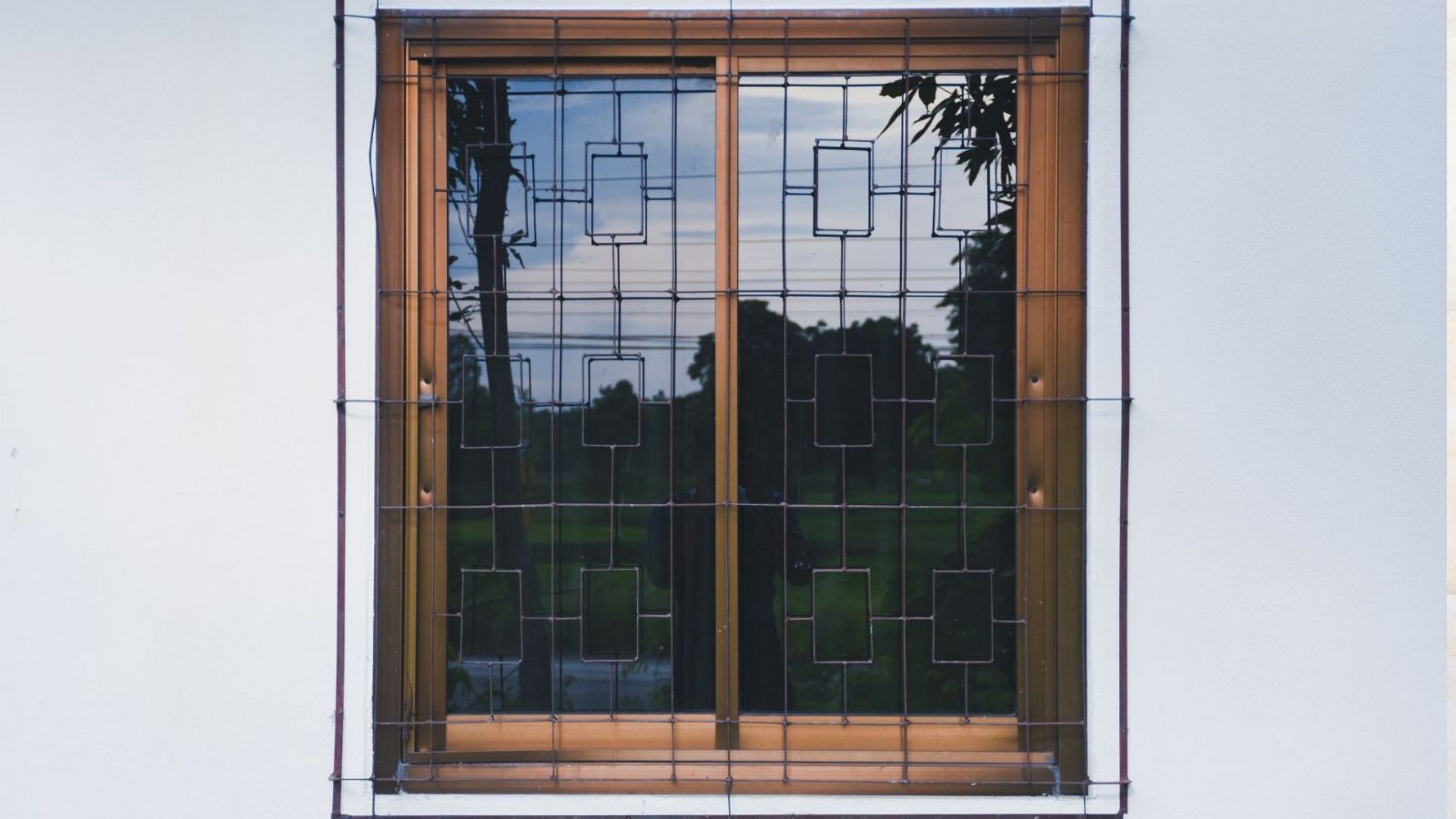 Menemen Demir Pencere Korkuluğu